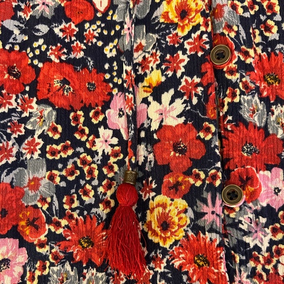 Versatile Knox Rose Floral Button Front High Low Dress with Tie Tassle Detail - Picture 5 of 7